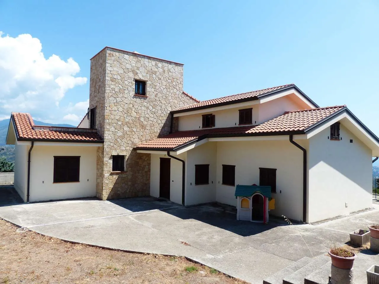 Roofing and Roof Repairs: Expert Guide